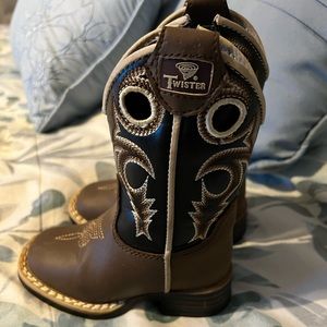 Baby boots size 4